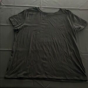 Classic fit crew neck Black T-Shirt a torrid size 1